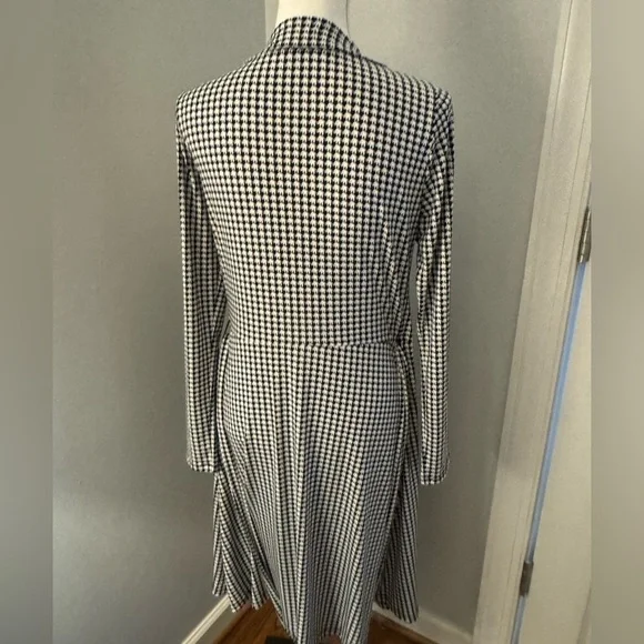 Banana Republic Elephant Print Wrap Dress - Size Medium - Picture 6 of 9